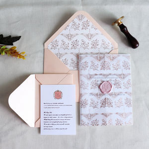 De lujo de oro translúcido vitela papel de regalo de papel de hoja de oro letras tarjeta de invitación de boda con sobre y sello de cera - Product Image 1