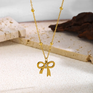 Elegante Collar para Mujer, Chapado en Oro, Acero Inoxidable, Diseño de Lazo con Circonita, Cadena para Clavícula, Oro Rosa, Accesorios de Moda - Product Image 1