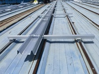 Système de montage solaire Hebei Jingshuo Photovoltaic Support Zinc Aluminium Magnésium, canal de drainage 145 52 06, surface anodisée