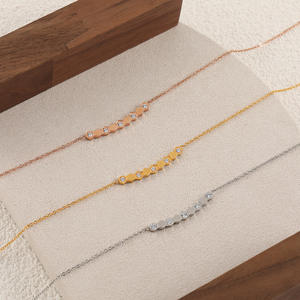 Acier inoxydable Plaqué or 18 carats Pendentif en diamant et zircon cubique en nid d'abeille Colliers pour femmes Bijoux hypoallergéniques - Product Image 4