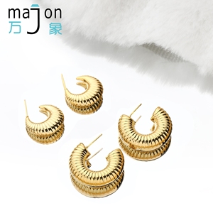 เครื่องประดับที่เรียบง่ายต่างหู hoogie ชุบทอง18K ต่างหูดีไซน์เกลียวไม่สม่ำเสมอต่างหูห่วงกลมรูปตัว C - Product Image 1