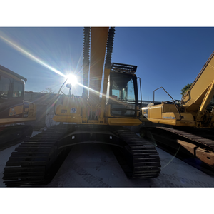 Excavadora Komatsu PC200 Usada en Buenas Condiciones, Maquinaria de Construcción Mediana - Product Image 5