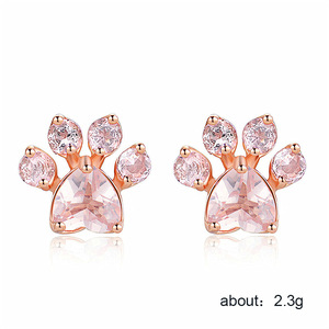 Orecchini a Perno con Cristallo Rosa a Forma di Zampa di Gatto per Donne, Accessori Carini per Uso Quotidiano in Tono Rosa - Product Image 5