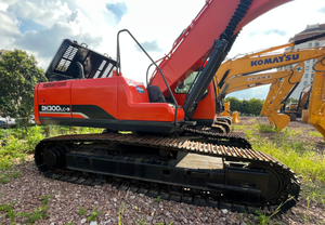Excavatrice hydraulique d'occasion originale coréenne Doosan DH300LC-7 30 tonnes |   Godet Kubota attaché |   Heures de travail réduites |   Expédition mondiale - Product Image 3