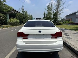 Voiture <span class=keywords><strong>d</strong></span>'<span class=keywords><strong>occasion</strong></span> en bon état Volkswagen <span class=keywords><strong>Santana</strong></span> 1.6L Essence Manuelle Berline Conduite à Gauche 5 Vitesses Coffre Spacieux Véhicule <span class=keywords><strong>d</strong></span>'<span class=keywords><strong>occasion</strong></span> fiable - Product Image 5