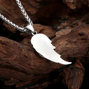 Yunnique – collier avec pendentif aile de rose en acier inoxydable, bijoux cadeau pour hommes, chaîne de 60cm - Product Image 3