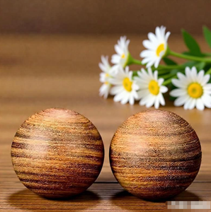 Ballon de massage portable en bois de santal pour la main, pour le fitness et le jeu - Product Image 6