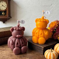 Bougie aromatique en cire de soja en forme d'ours citrouille d'Halloween - Décoration artisanale pour la maison