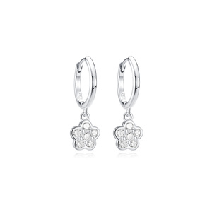 Nuevos Pendientes de Aro Clásicos con Forma de Corazón de Flor y Estrella de Circonio, Pendientes de Aro para Parejas - Product Image 1