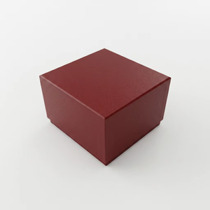 Boîte à montre en cuir grainé rouge octogonal avec livret assorti, étui de rangement pour une seule montre - Product Image 5