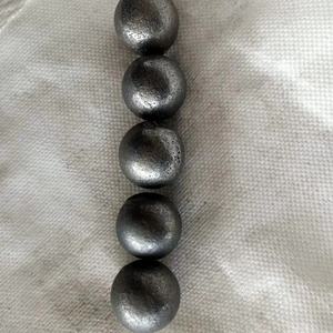 Buena calidad de fábrica, la mejor venta, bolas de medios de molienda de fundición de chatarra de cromo bajo para minas y molinos de cemento - Product Image 4