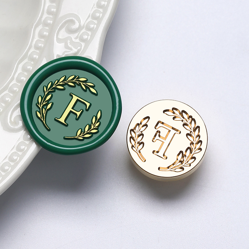 ใบไม้ตัวอักษร F