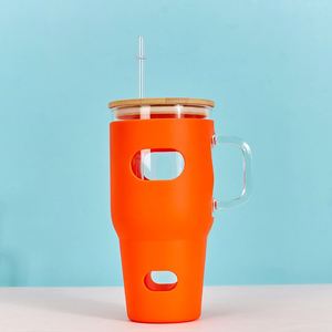 Gobelet en verre pour véhicule de 32 oz avec poignée confortable et manchon en silicone souple pour les longues trajets - Product Image 3
