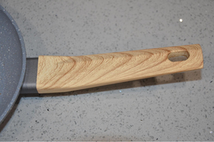 Juego de utensilios de cocina de aluminio forjado con recubrimiento de mármol antiadherente, sartén con tacto suave de madera, superventas - Product Image 6