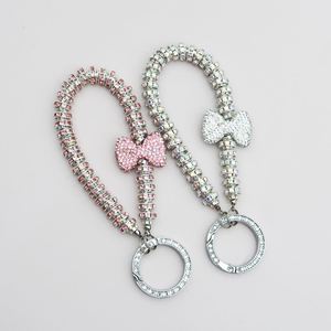 Llavero de Lujo con Anillo de Diamantes Antipérdida y Brazalete Metálico con Colgante para Teléfono Móvil para Mujer, Día de San Valentín 2025 - Product Image 1