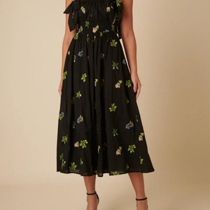 Vestidos de Algodón 100% Nuevos de Marca Original para Mujer, Vestido Midi Dallas Negro con Bordado Floral, Cintura Alta, Corte Holgado, Estilo Casual - Product Image 2