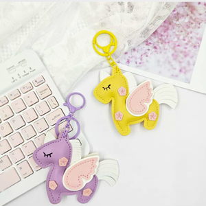 Elegante Portachiavi con Charm Volante, Graziosa Figura di Pegaso, Portachiavi Unicorno Fatto a Mano <span class=keywords><strong>in</strong></span> Pelle PU per Regali - Product Image 5