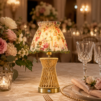 Lampe de table sans fil rechargeable simple pour décoration de mariage, avec corps en corde sablier et abat-jour en tissu floral, idéale pour événements, boutiques et hôtels