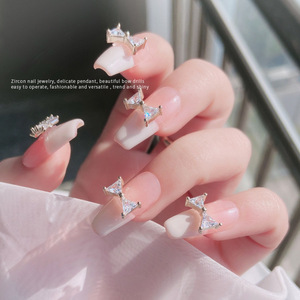 Novedad en Arte de <span class=keywords><strong>Uñas</strong></span>: Lazo Dorado con Circones, Joyería para <span class=keywords><strong>Uñas</strong></span> con Preservación del Color, Oro Real, Diamante Triangular Tridimensional - Product Image 4