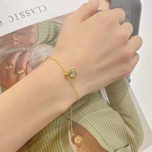 Gargantilla de Moda para Mujer, Diseño Moderno, Cadena de Acero Inoxidable Gruesa, Chapada en Oro de 18K, con Colgante de Corazón de Circonio - Product Image 3