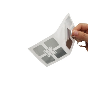 Getsmart |   2025 Mini-étiquette UHF RFID ISO durable, longue portée, imprimable, inscriptible, réutilisable, enlayeuse humide 71x71mm pour carte de membre - Product Image 2