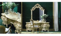 Coiffeuse de luxe blanche style français, table en bois beige sculpté
