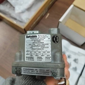 Interruptor Mecánico de Punto Único Serie D1T de Barksdale D1T-H2SS/D1T-2SS/D1T-3SS/D1T-18SS/D1T-80SS 480VAC 10A SPDT IP65 - Product Image 4