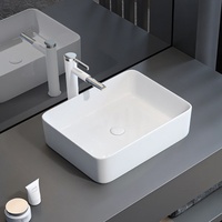 Évier de comptoir en céramique blanche style G 440x330mm, lavabo carré pour projet de décoration de salle de bain d'hôtel