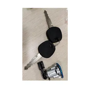 Auto Parts Fuel Door Lock Cylinder Key Set For HIACE VAN LH1##,RZH10# 69058-26030