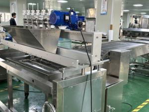 Ligne automatique personnalisée en usine de beignets à gâteau pour Mochi Ball Pain French Cruller Donuts Extrudeuse Depositor Donut Making Machine - Product Image 5