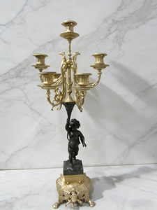 Décoration d'intérieur de luxe, style français antique, sculpture <span class=keywords><strong>en</strong></span> <span class=keywords><strong>bronze</strong></span> Putto/Cupidon, chandelier à 5 bras, porte-bougie orné - Product Image 1