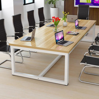Table de collaboration carrée haut de gamme avec boîtier de câblage dissimulé, connectivité AV, résistante à l'usure, pour centre d'innovation, fonctionnelle