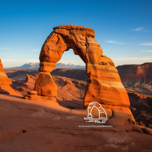 T-shirt Délicat Arch Zions Utah Rules Utah Sucks for Friends Produit promotionnel - Product Image 1