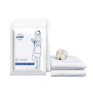 Sacs d'emballage personnalisés pour serviettes de bain jetables durables, sacs en Mylar à fermeture éclair sur 3 côtés avec trou de suspension - Product Image 1