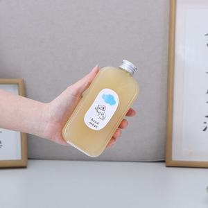 Bouteille carrée en PET pour jus, avec couleur et logo personnalisés, pour l'emballage de thé au lait et de boissons, avec bouchon à vis et impression sérigraphique - Product Image 4