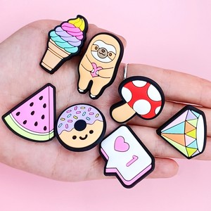 Breloques de chaussures en PVC 2D mignonnes et tendance, décorations de sabots Kawaii sur le thème des desserts, animaux et fleurs, durables, personnalisables en couleur et taille - Product Image 4