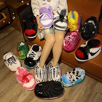 Chaussures en peluche de marque personnalisées pour adultes Chaussons d'intérieur Marque de luxe Chaussures en peluche en coton rembourré Baskets d'hiver