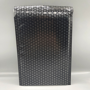 Sacs d'expédition en polyéthylène noir imperméables avec impression de logo personnalisée, enveloppes à bulles express pour l'expédition - Product Image 3