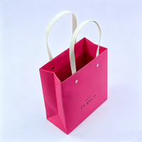 Sac en papier cosmétique écologique avec cordon de serrage, poignée en plastique, pour parfums, chaussures, lotions, maquillage, couleur magenta