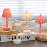Veilleuse en cristal créative petit bureau chambre lampe de chevet atmosphère cadeau d'anniversaire pour les amis bouton batterie LED décoration