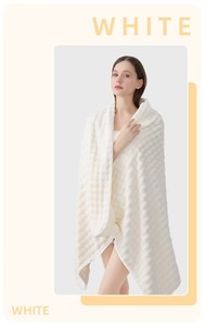 Serviette de bain 7A en microfibre tricotée antibactérienne, couleur unie, velours corail, écologique, anti-enfants, séchage rapide, épaissie pour bain moussant - Product Image 4