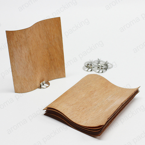 Mèches en bois en forme de croix personnalisées en gros pour la fabrication de bougies parfumées, mèches en bois naturelles sans fumée avec support en métal. - Product Image 4