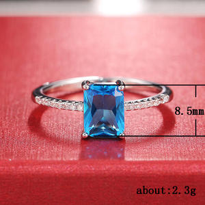 Anello F163 da Donna in Argento con Topazio, Gioiello Geometrico di Fidanzamento con Accenti di Diamanti - Product Image 5