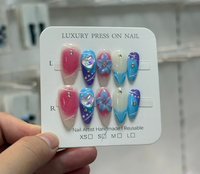 Vente en gros de faux ongles en acrylique faits à la main avec motifs floraux, faux ongles 3D mignons peints à la main, faux ongles réutilisables personnalisés en vrac