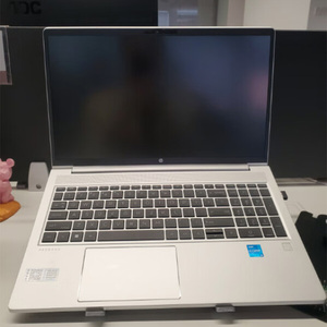 โน้ตบุ๊ก HPE ProBook 450 G10 รุ่นใหม่ ปี 2024 ขนาด 15.6 นิ้ว ซีพียู Core I5-1340P แรม 8GB  SSD 512GB คีย์บอร์ดภาษาอังกฤษ ระบบปฏิบัติการ Windows Pro ปลั๊กแบบ UK Probook 450 G10 15 - Product Image 4
