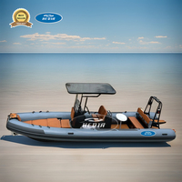 Bateau Semi-Rigide Hedia 7m 23ft à Coque Aluminium 700 Hypalon pour Divertissement et Dérive sur Eaux Océaniques Disponible à la Vente