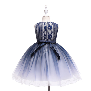 <span class=keywords><strong>Blue</strong></span> V Blossom girl Air - Series Princess Une fille de 10 ans. - Product Image 6
