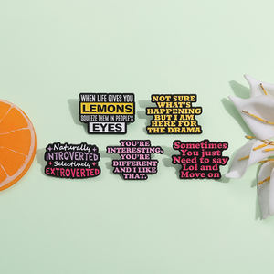 インスピレーションを与える面白い文字テキストエナメルブローチメタルバッジ引用符バックパック衣類アクセサリーギフト - Product Image 2