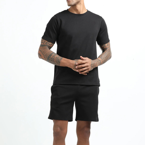 ชุดเสื้อยืดและกางเกงขาสั้นผู้ชายแฟชั่นฤดูร้อนสำหรับขาย สไตล์สตรีทแวร์ลำลองแบบใหม่ - Product Image 4