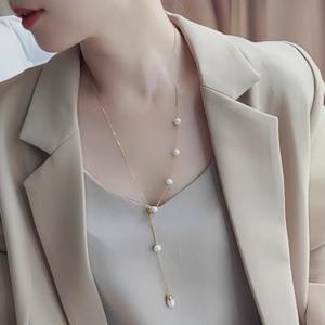 Collar de Perlas de Agua Dulce Pequeñas y Lujosas con Cadena Larga Ajustable, Estilo Único para un Toque Elegante en Suéteres Largos - Product Image 4